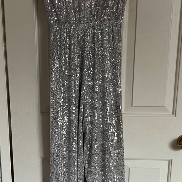 Lulu’s Silver Sequin Sleeveless Wide-Leg Jumpsuit - Picture 4 of 5